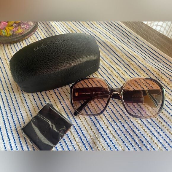 salvatore ferragamo new sunglasses